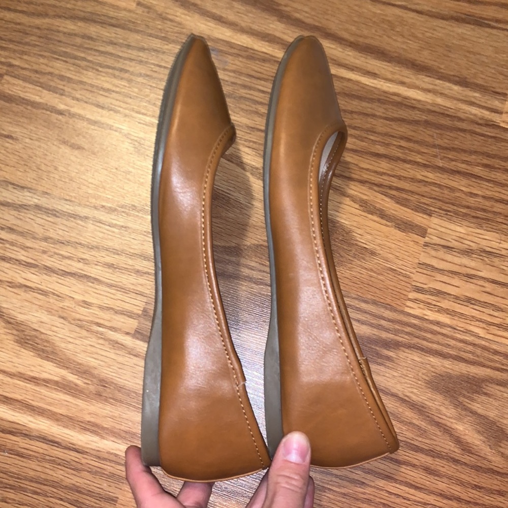 Universal Thread Flats - Picture 5 of 6